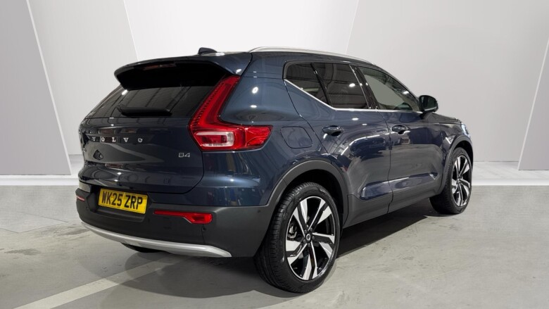Volvo XC40 2.0 B4P Ultra Bright 5dr Auto Petrol Estate